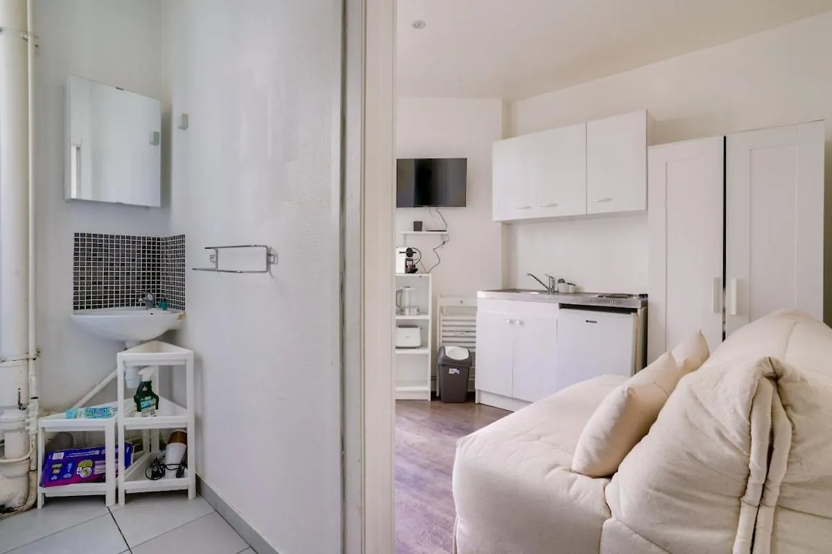 Cosy Studio Near The Eiffel Tower Paris 0*,  France